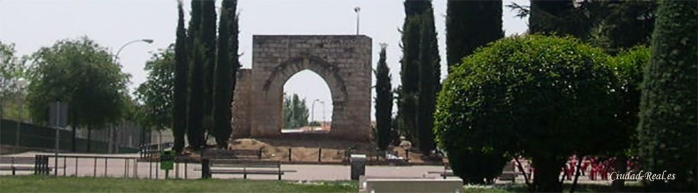 Puerta de Toledo, murallas y Torren del Alcazar (Ciudad Real)