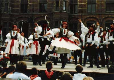 Grupo de Musica y Danza folclorica AYFAS. REPUBLICA CHECA