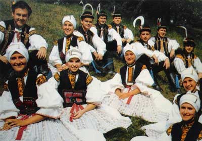 Grupo de Musica y Danza folclorica AYFAS. REPUBLICA CHECA