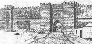Puerta de Toledo, es la nica que se conserva y reciba a los viajeros de Toledo. Est declarada Monumento Histrico Nacional. Ciudad Real